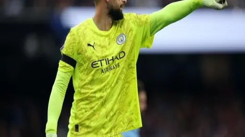 “奔跑新篇章！君乐宝2025石家庄马拉松7：30鸣枪起跑！”